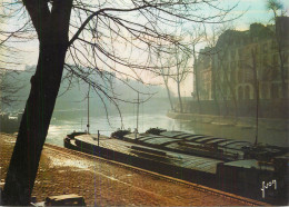 Navigation Sailing Vessels & Boats Themed Postcard Paris Bords De La Seine - Sailing Vessels