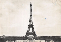 75-PARIS LA TOUR EIFFEL-N° 4420-C/0305 - Andere & Zonder Classificatie