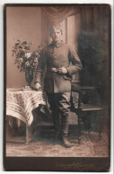 Fotografie B. Wendsche, Ingolstadt, Portrait Soldat In Uniform Mit Käppi  - Anonymous Persons