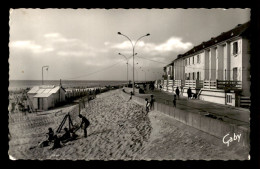 80 - FORT-MAHON - LA PLAGE ET LA PROMENADE - Fort Mahon