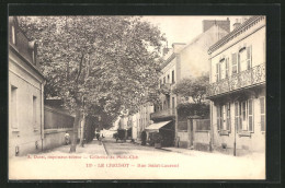CPA Le Creusot, Rue Saint-Laurent, Vue De La Rue  - Le Creusot