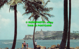 R533699 A Puerto Rican Family. Isla De Cabras Into Past. El Morro Fortress In Ol - Monde