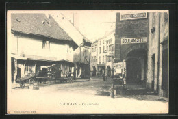 CPA Louhans, Les Arcades, Vue De La Rue Avec Den Arkaden  - Louhans