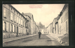 CPA Clermont-en-Argonne, L`Hospice Et La Rue Thiers  - Clermont En Argonne