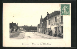 CPA Gaufrée Gouvieux, Place De La République  - Gouvieux