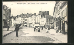 CPA Breteuil, Place De L'Hôtel De Ville Et Rue D'Amiens  - Breteuil