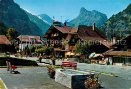 12765338 Kandersteg BE Dorfbrunnen Blick Zum Rinderhorn Gellihorn Berner Alpen K - Autres & Non Classés