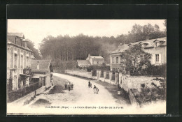 CPA Vaumoise, La Croix-Blanche, Entrée De La Foret  - Vaumoise