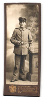 Fotografie Ferd. Zinck, Hildburghausen, Junger Soldat Mit Zigarre In Uniform  - Anonieme Personen