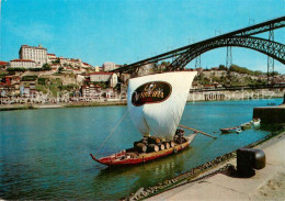 73781095 Porto  Portugal O Douro Barco Rabelo E Vista Parcial Da Cidade  - Sonstige & Ohne Zuordnung