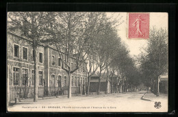 CPA Brioude, L`Ecole Communale Et L`Avenue De La Gare  - Brioude