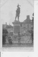 MONTOIRE : Monument Aux Morts - Montoire-sur-le-Loir