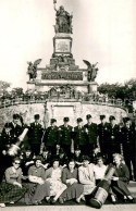 73779180 Ruedesheim Am Rhein Gruppenaufnahme Am Niederwald Denkmal  - Rüdesheim A. Rh.