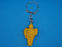 Porte-clé Plastique - Pneus Michelin - Bibendum Jaune - Accessoires Auto Pneumatiques Caoutchouc Automobile Voiture - Porte-clefs