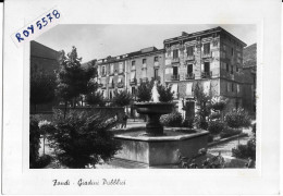 Lazio-latina-fondi Giardini Pubblici Veduta Giardini Case Persone Primi Anni 50 - Andere & Zonder Classificatie