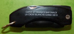 Cathy Et Yannick La Croix Blanche : Décapsuleur Publicitaire - Stylo - Lame De Canif - Apri-bottiglie/levacapsule