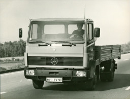 Photo Mercedes-Benz, Leichter LKW - Photographs
