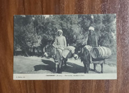 *A15*- Cp09 - TAOURIRT : Marocains, Vendeurs D'eau - RARE CLICHÉ - - Autres & Non Classés