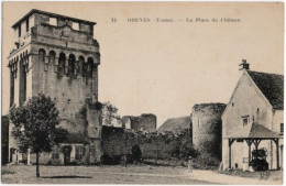 89. DRUYES. La Place Du Château. 33 - Autres & Non Classés