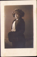 Woman, Pre-1918 Photo, Studio Budapesti Miniatür Fényképészeti Vállalat, Kolozsvar, P1757N - Personas Anónimos