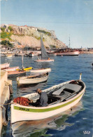 MO-24-429 : CASSIS. LE PORT. BARQUE DE PECHEUR - Cassis