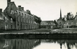 CPSM  LA CHAPELLE-BOUËXIC  -  Le Château Et L'Eglise. - Autres & Non Classés