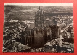 12 - AVEYRON - RODEZ - CPSM 360.5 A - La Cathédrale - éd CIM - Vue Aérienne - Rodez