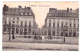 RENNES - La Place Du Palais (carte Animée) - Rennes