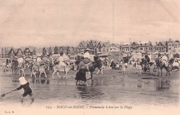 MALO LES BAINS PROMENADE A ANE SUR LA PLAGE - Malo Les Bains