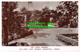 R536361 London. Kensington. The Tudor Gardens. The Derry Roof Gardens. Derry And - Andere & Zonder Classificatie