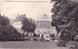MALINES - MECHELEN - Au Jardin Botanique, Les Serres Et Le Monument Dodoens  - Mechelen