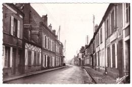 LA BAZOCHE GOUËT - Rue De Montmirail  (carte Photo Animée) - Other & Unclassified