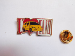 Beau Pin's , Auto Renault Clio Jaune , Dimensions : 14X28 Mm , Non Signé - Renault