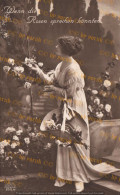 Postcard - 1920/30 - 9x14 Cm. | Fancy. "Wenn Die Rosen Sprechen Köhnten" - Written In Greek. * - Femmes