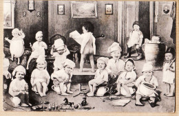 30247 / Schweiz BEBE Cul Nu Famille Bébés Sur Pot De Chambre-Babyfamilie Auf Nachttopf Switzerland Svizzera 1900s - Andere & Zonder Classificatie