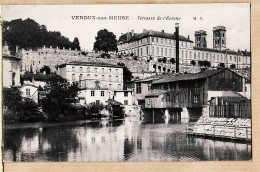 30006 / VERDUN Sur Meuse Terrasse De L'EVECHE Cheminée Usine Maison Bois Bords De La MEUSE 1910s M.C - Verdun