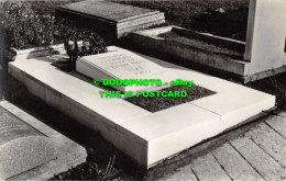 R536847 The Grave Of The Rt. Hon. Sir. Winston Leonard Spencer. Churchill. RP - Monde