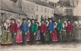 BE12 -(29) LES MARIAGES DE PLOUGASTEL DAOULAS  -  DEFILE DES MARIES APRES LA CEREMONIE RELIGIEUSE   -  2 SCANS - Personen