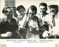 TOUR DE FRANCE 1952 VIVIER VAINQUEUR A LIMOGES 20èm ETAPE PHOTO PRESSE ORIGINALE ARGENTIQUE  20X15CM EQUIPE  LE PARISIEN - Sports