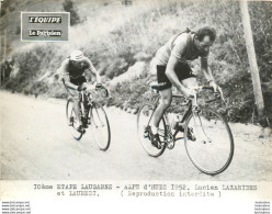 TOUR DE FRANCE 1952 LAZARIDES - LAUREDI  10ème ETAPE PHOTO DE PRESSE ORIGINALE ARGENTIQUE  20X15CM EQUIPE  LE PARISIEN - Sports