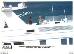 PHOTO DE PRESSE ORIGINALE  LADY DIANA SPENCER A SAINT TROPEZ 07/1997 FORMAT 21X15CM  Ref11 - Célébrités