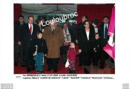 MONACO FESTIVAL DU CIRQUE 2002 LE PRINCE RAINIER III ET SES ENFANTS  PHOTO DE PRESSE AGENCE  ANGELI 27 X 18 CM Ra - Personalidades Famosas
