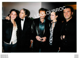 JOHNNY HALLYDAY ET LAETICIA ET PRINCE DE SAVOIE 03/2004 SALONS ROGER VIVIER PHOTO AGENCE ANGELI 30X21CM R1 - Personalità