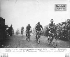 PHOTO DE PRESSE TOUR DE FRANCE 1952 ROBIC GELABERT  AUBISQUE 18èm ETAPE  20X15CM EQUIPE  LE PARISIEN - Sport