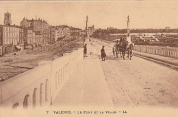 BE20 -(26) VALENCE - LE PONT ET LA VILLE  - ANIMATION - CALECHE   -  2 SCANS - Valence