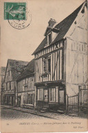 BE21 -(27)  BERNAY - MAISONS GOTHIQUES DANS LE FAUBOURG  -   2 SCANS - Bernay