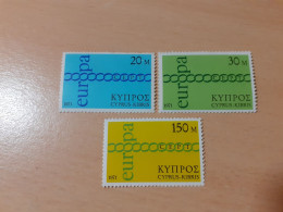 TIMBRES     CHYPRE   ANNEE   1971   N  351  A  353   COTE  4,50  EUROS   NEUFS  LUXE** - Nuovi