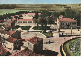 CE24 -(33) ST ESTEPHE - HOTEL DE VILLE ET GROUPE SCOLAIRE - VUE AERIENNE  - CARTE COULEURS  -  2 SCANS - Otros & Sin Clasificación