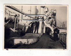 PHOTO NAVIRE DE GUERRE MARINS A BORD DU ESCORTEUR FOUGUEUX - Boats