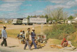 CE6 - MADAGASCAR  - TANANARIVE  - SCENES DE LA RUE - ANIMATION - CARTE COULEURS   -  2 SCANS - Madagaskar